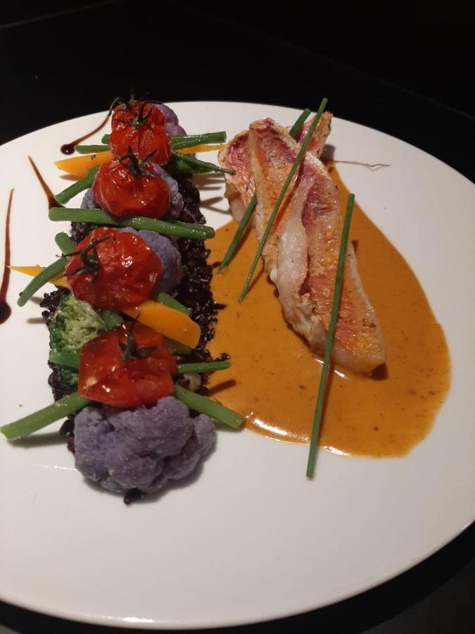 Hotel-Restaurant Le Lion D'Or ปอร์รองทรุย ภายนอก รูปภาพ
