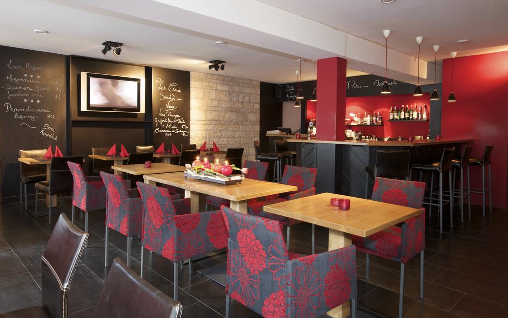 Hotel-Restaurant Le Lion D'Or ปอร์รองทรุย ภายนอก รูปภาพ
