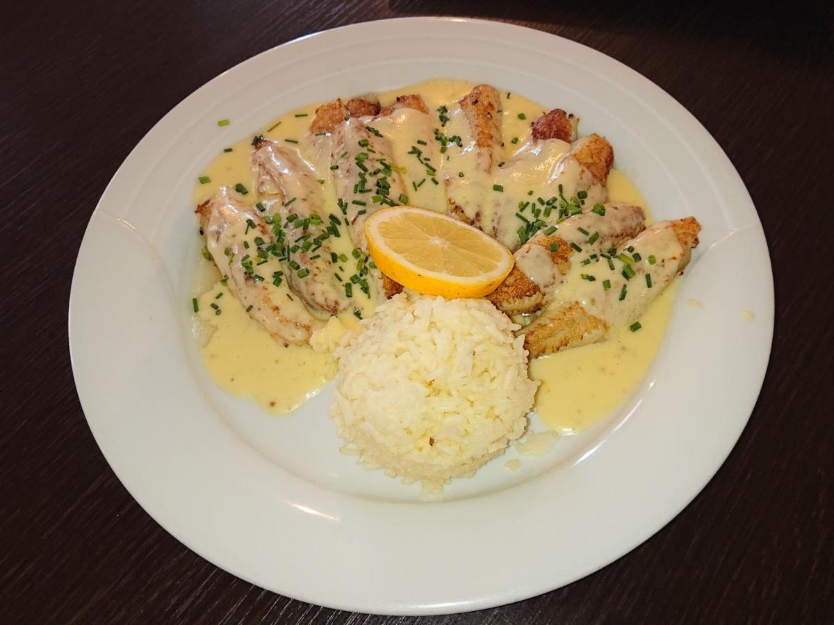 Hotel-Restaurant Le Lion D'Or ปอร์รองทรุย ภายนอก รูปภาพ