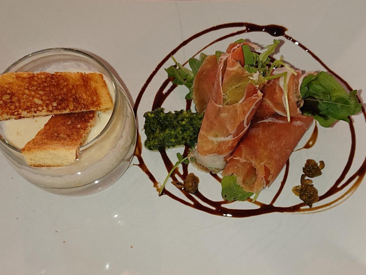 Hotel-Restaurant Le Lion D'Or ปอร์รองทรุย ภายนอก รูปภาพ